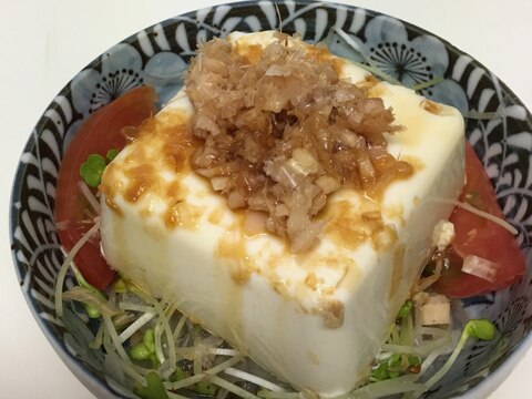 野菜も一緒に冷奴